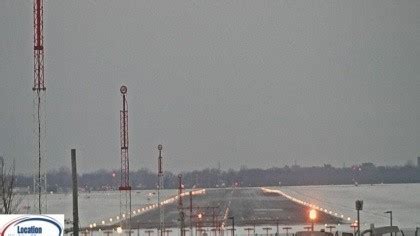 Montreal Pierre Elliott Trudeau Airport webcam